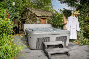 Bluebell Wood Cottage - with hot tub